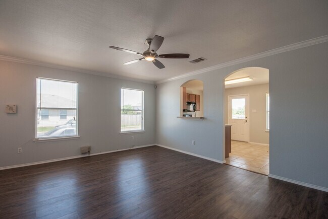 Foto del edificio - 3 Bedroom, 2 Bath Home in Northeast Austin