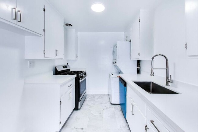 Photo - 2339 Eighth St Apartment