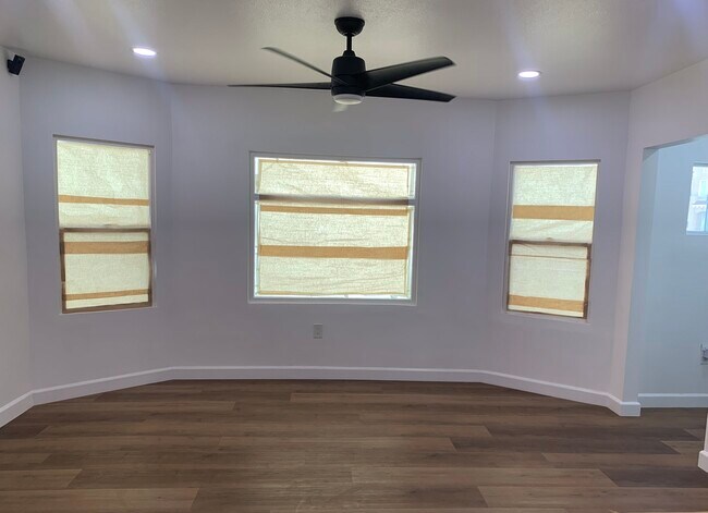 Foto del edificio - 1227 E 7th St