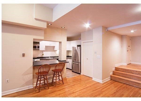 Building Photo - 293 Beacon St