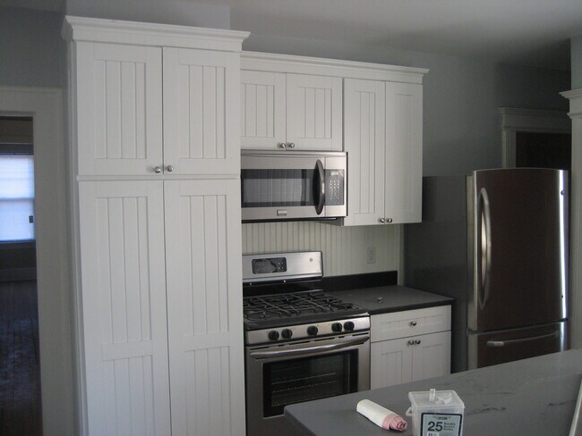 Kitchen (2013) - 2 Cloverhill Pl