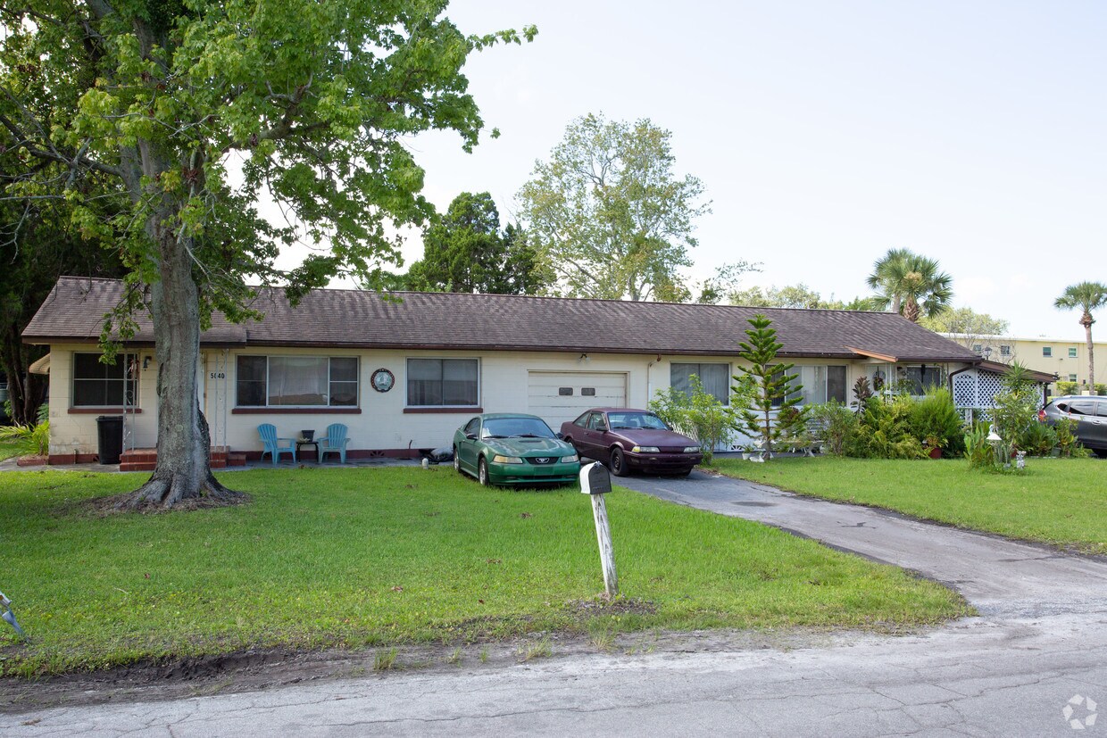 Building Photo - 5036 Gulf Dr
