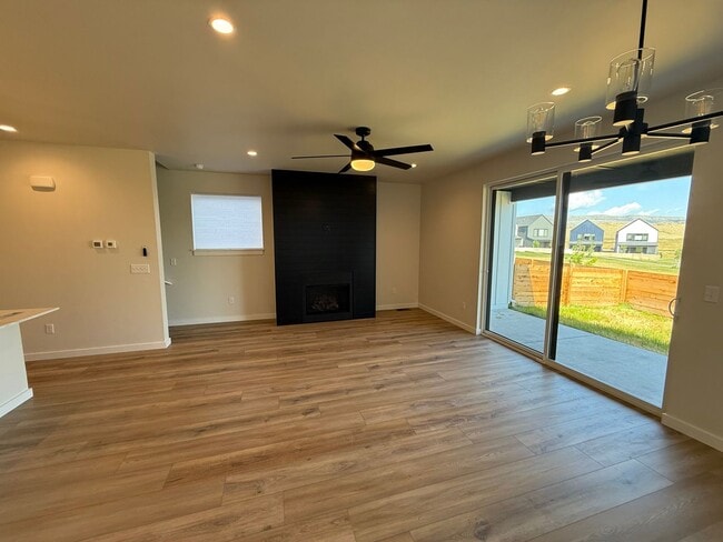 Building Photo - 901 Scenic Trl