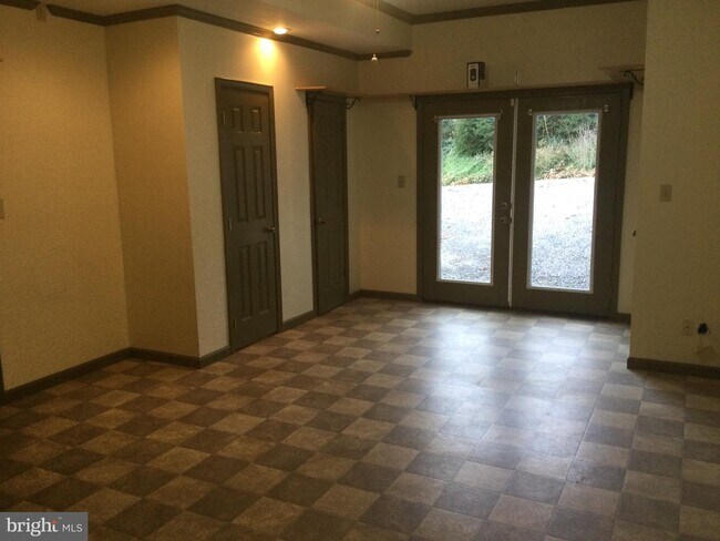Building Photo - 95 Hicks Dr