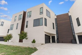 Building Photo - 3 3