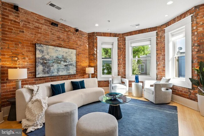 Foto del edificio - 1617 Swann St NW