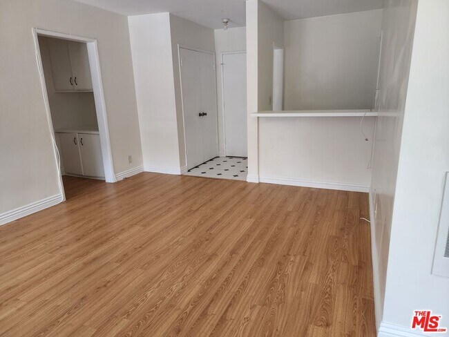 Foto del edificio - 5625 Windsor Way