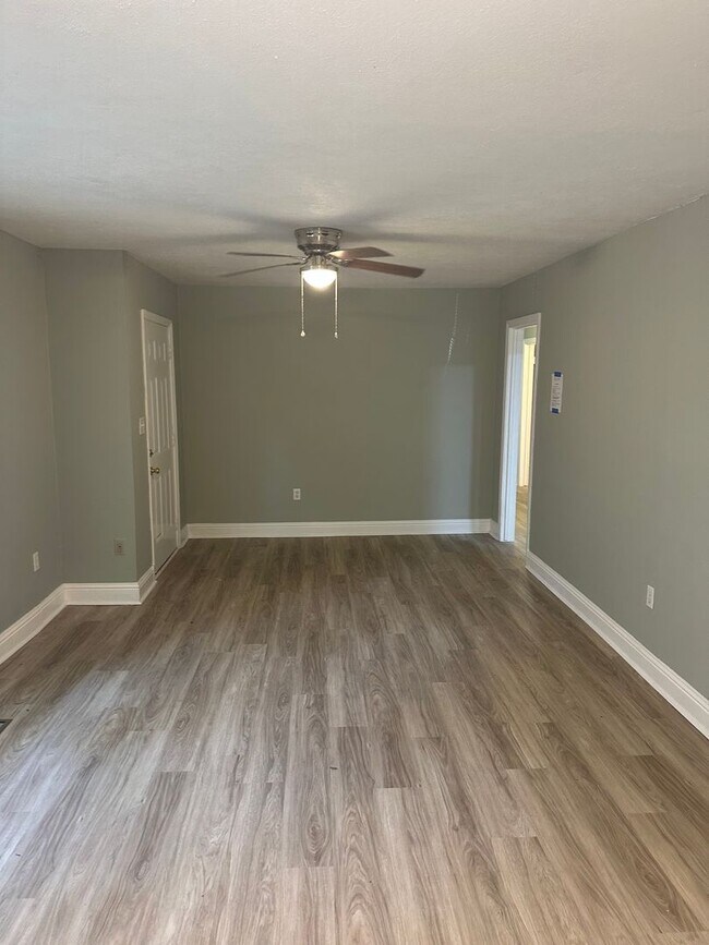 Foto del edificio - 205 Wildwood Terrace