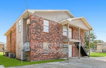 Building Photo - 1005 Shilo St