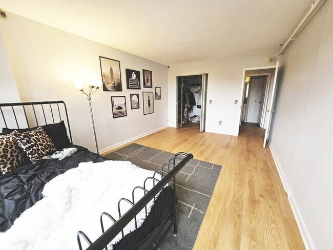 Foto del edificio - 1731 Beacon St