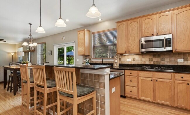 Building Photo - 841 Barclay Dr