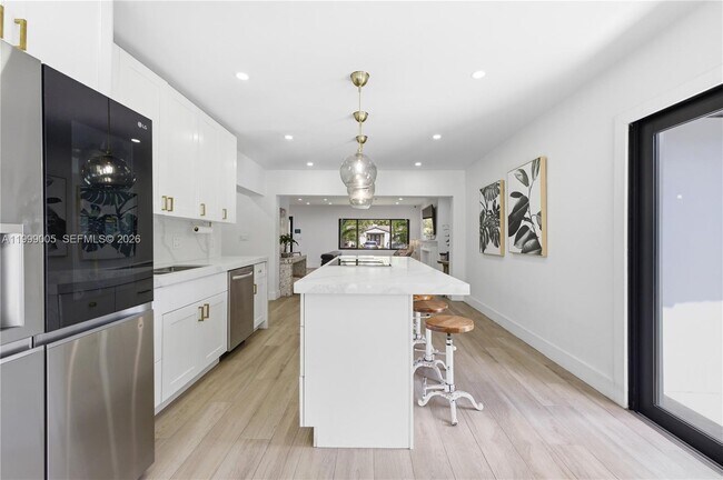 Foto del edificio - 86 NE 110th St