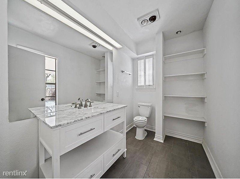 Building Photo - 3 br, 1.5 bath House - 934 East 14th Street