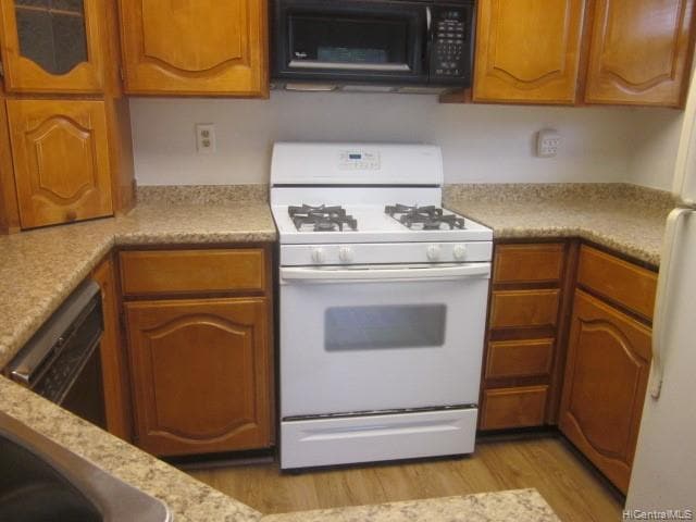 Building Photo - 98-1820-1820 Kaahumanu St