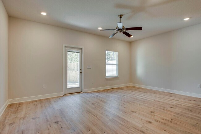 Foto del edificio - 67 Sandhill Pines Dr