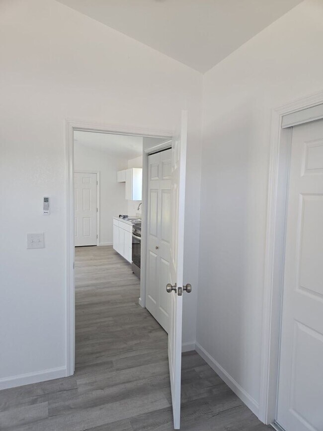 Foto del edificio - 3421 E McKinley Ave