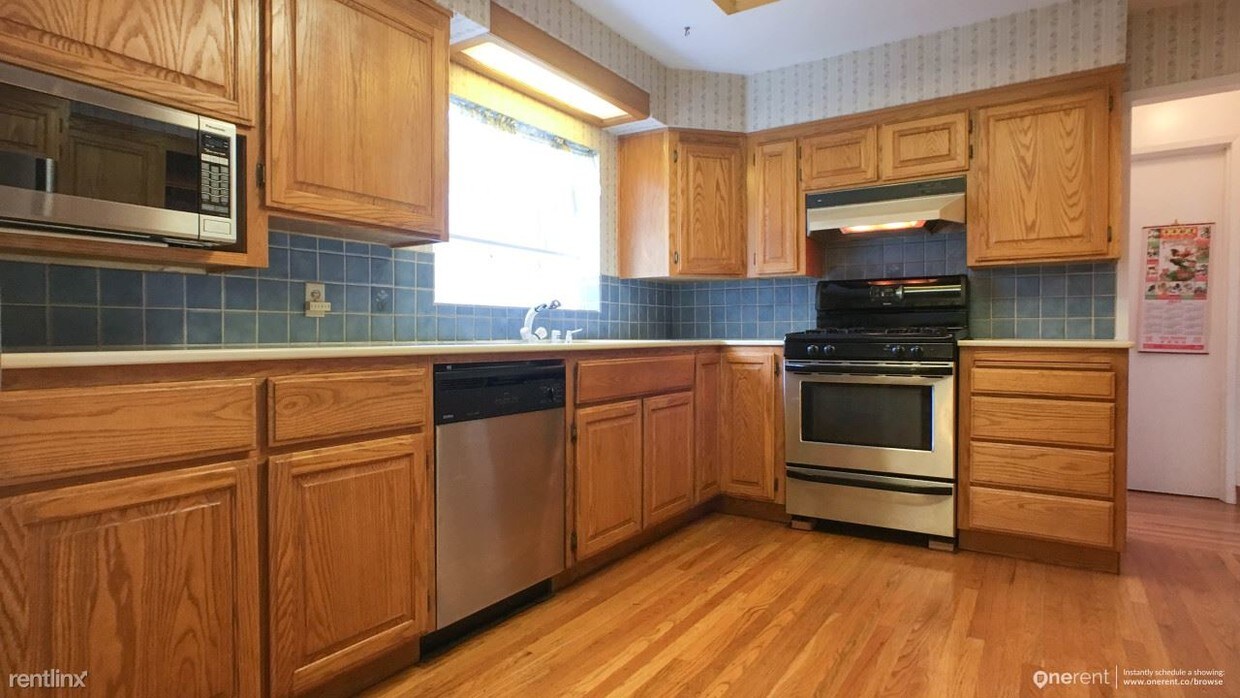 Primary Photo - 3108 Monterey St