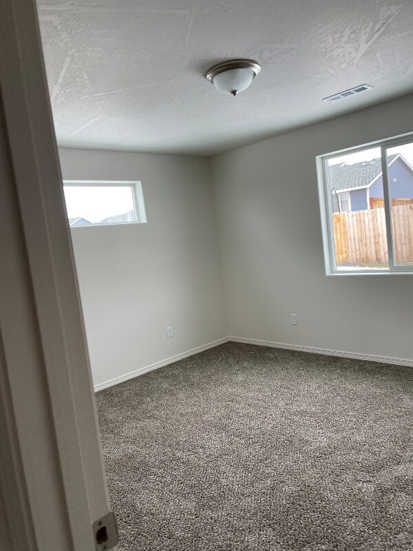 Building Photo - 1328 W Javelin St