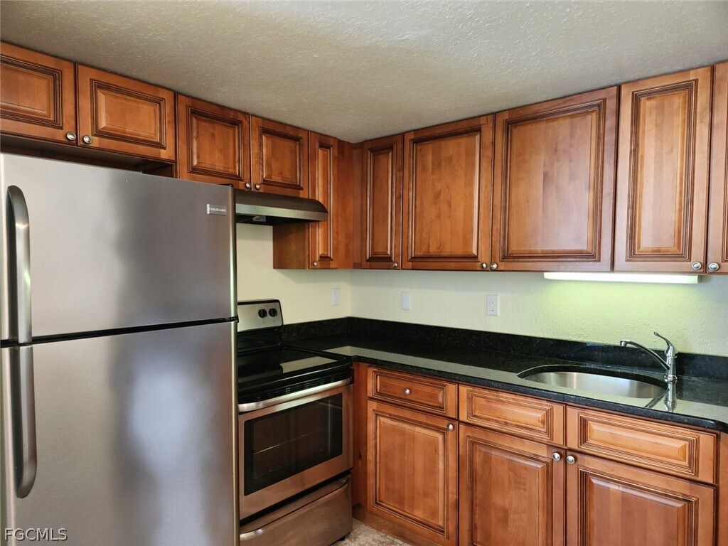 Foto del edificio - 3175 Royalston Ave