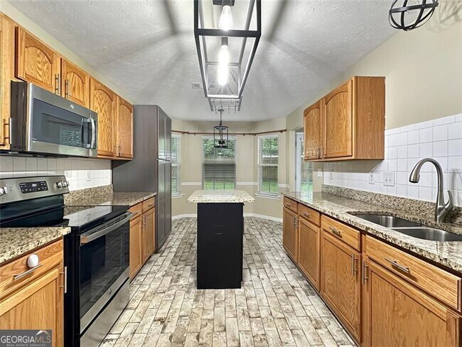 Building Photo - 1274 Stephens Pond View