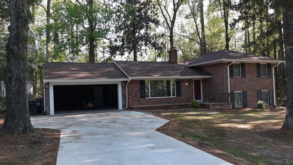 Primary Photo - 312 Harvey Cir