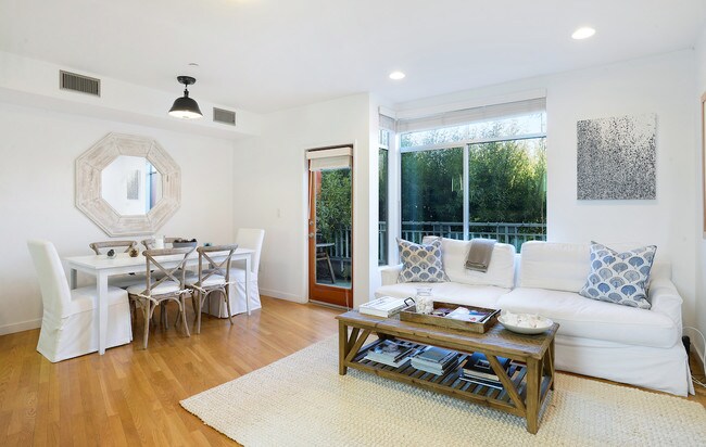 Living/Dining Room - 1544 Euclid St