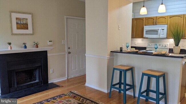Building Photo - 3910 Penderview Dr