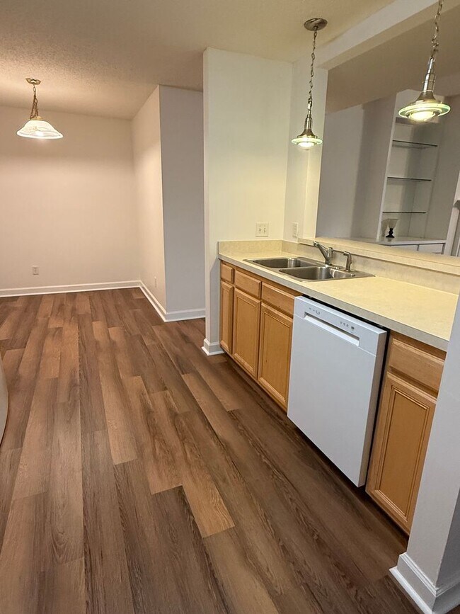 Foto del edificio - Move In Ready Condo