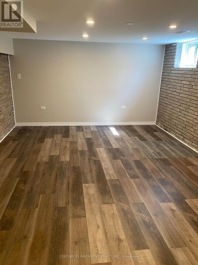 Building Photo - 223 Erindale Ave