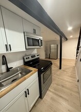 Building Photo - 1212 18th St NE