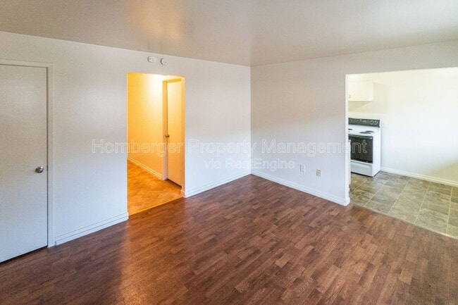 Foto del edificio - 728 W Maxwell Ave