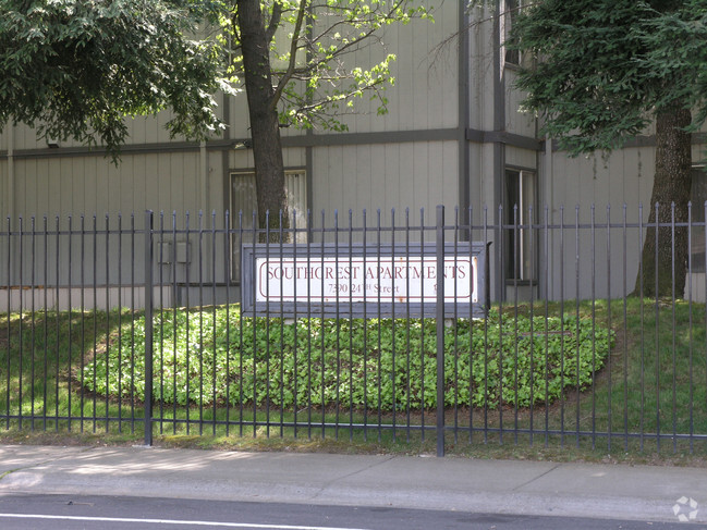 Building Photo - Southcrest Apartments