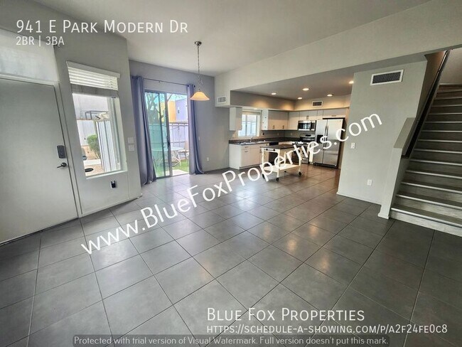 Building Photo - 941 E Park Modern Dr