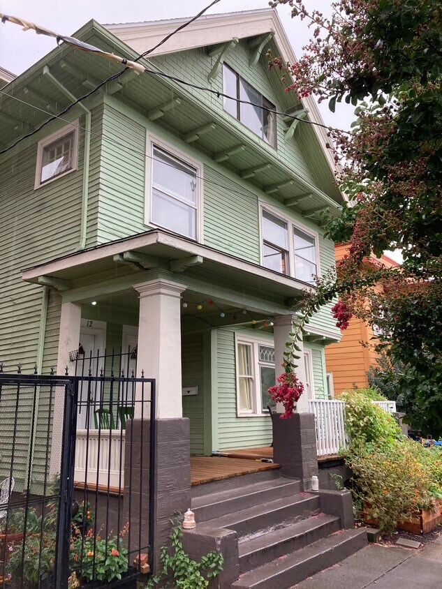 Front - 12 SE 26th Ave