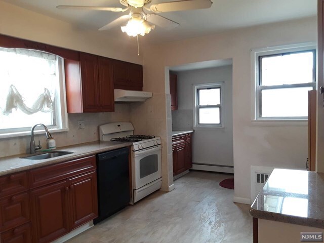 Building Photo - 159 Hamilton Ave