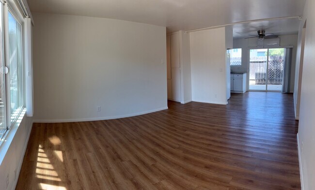 Foto del edificio - 1154 E Lexington Ave
