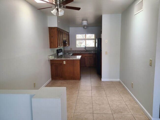 Building Photo - 2831 N Estrella Ave