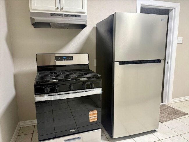 Building Photo - 6743 Crestmont St