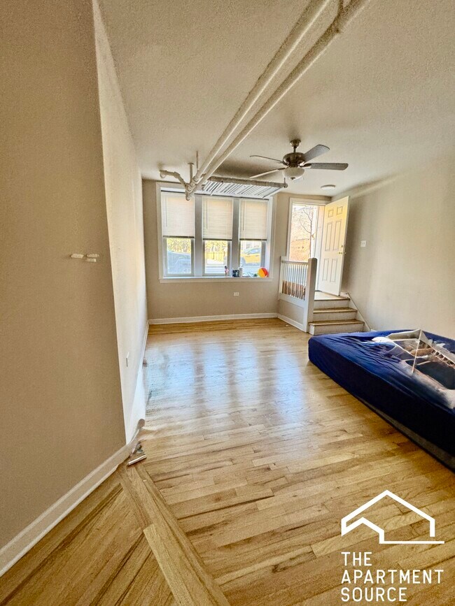 Foto del edificio - 4265 W Addison St