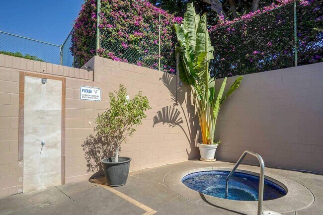 Building Photo - 2-bedroom, 2-bathroom Condo at Kihei Shores!