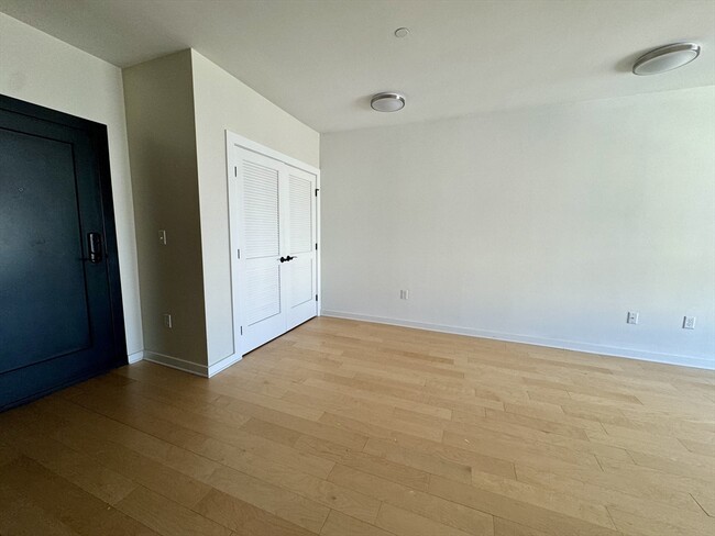 Foto del edificio - 1301 Blue Hill Ave