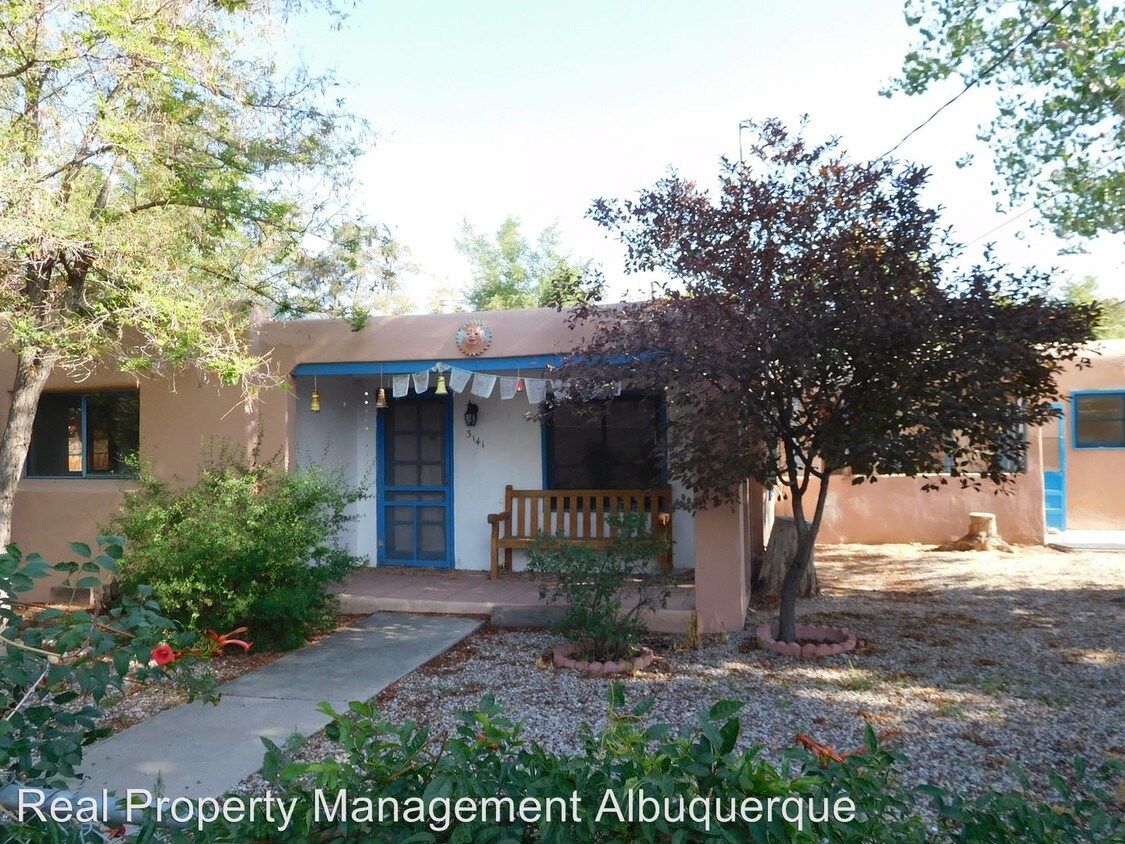 Primary Photo - 3141 Los Anayas Rd NW