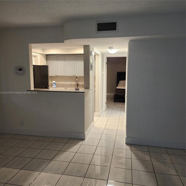Building Photo - 54 Isle of Venice Dr