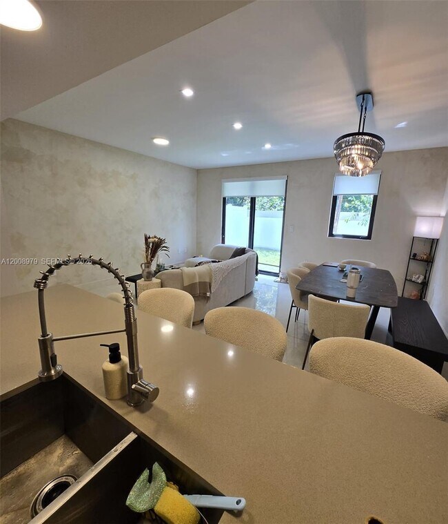 Foto del edificio - 5503 W Oak Wy