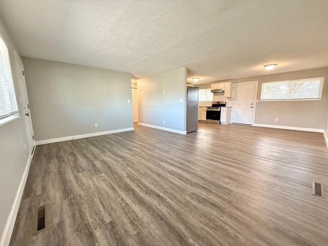 Photo - 301 Lesher Dr House