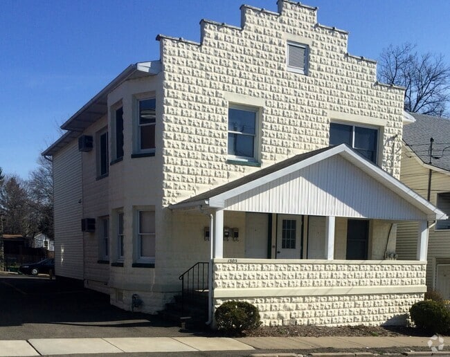 Building Photo - 1303 Jenkins St