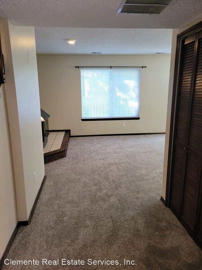 Building Photo - 2 br, 1.5 bath House - 4769 Barnes Road
