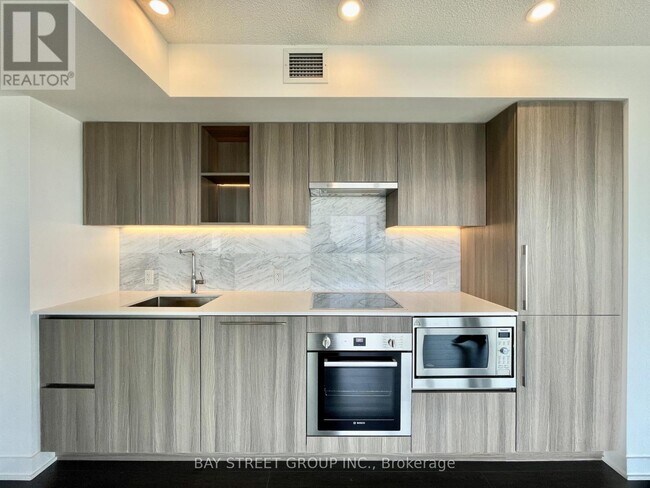 Photo du bâtiment - 19 Bathurst St