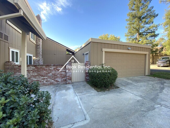 Foto del edificio - Large 3bd/2.5 Crosswoods Condo with 2 Car ...