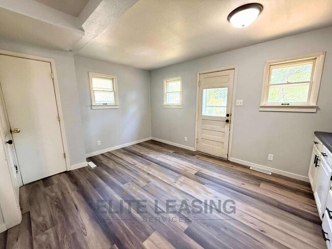 Building Photo - 1194 SW Woodward Ave